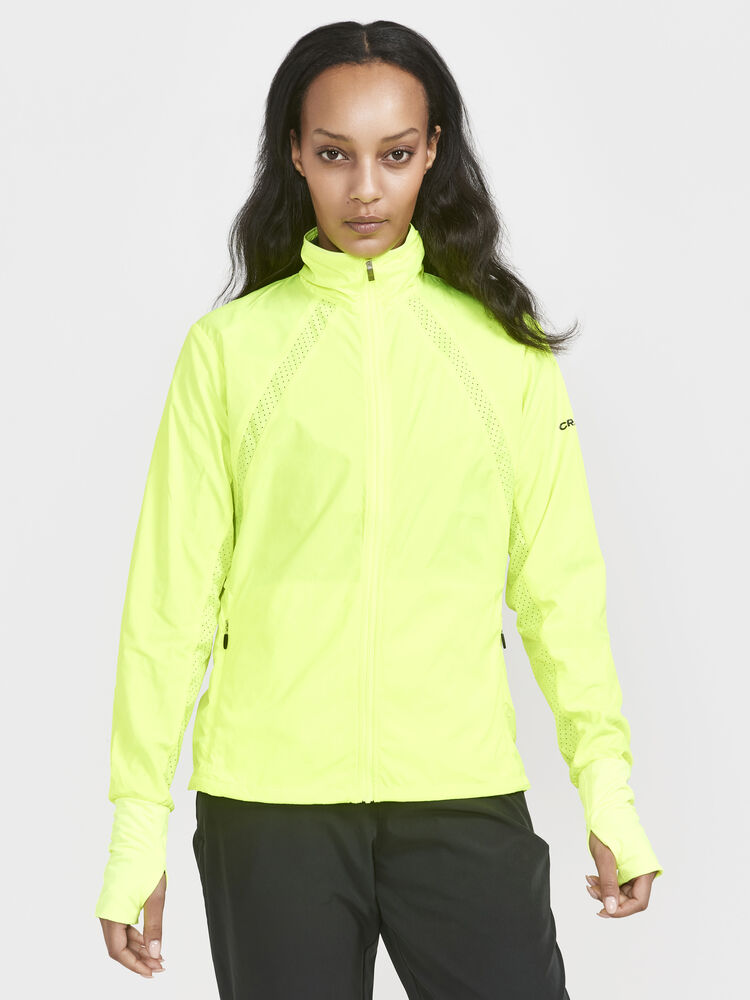 1911241-851000_ADV-Essence-Wind-Jacket-W_Closeup1