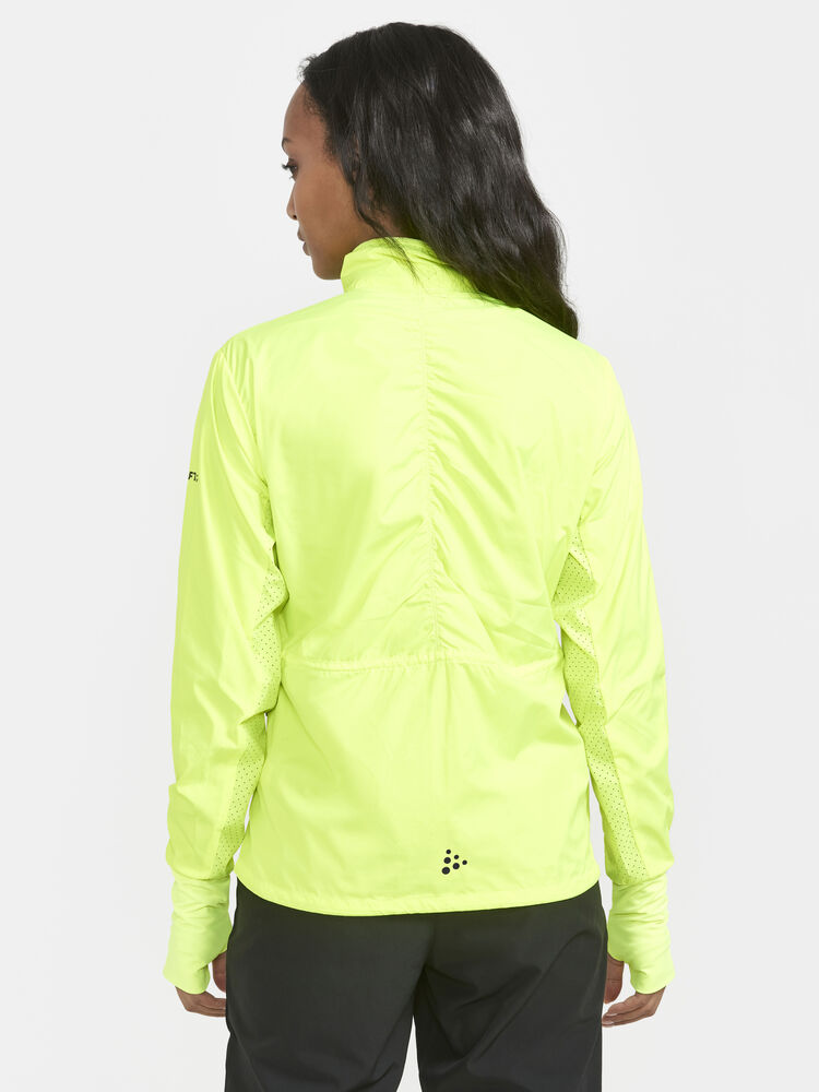 1911241-851000_ADV-Essence-Wind-Jacket-W_Closeup2