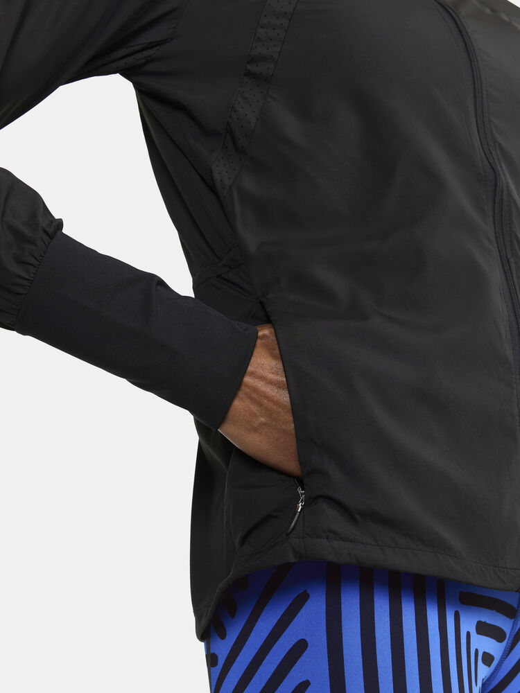 1911241-999000_ADV-ESSENCE-WIND-JACKET-W_closeup_5001