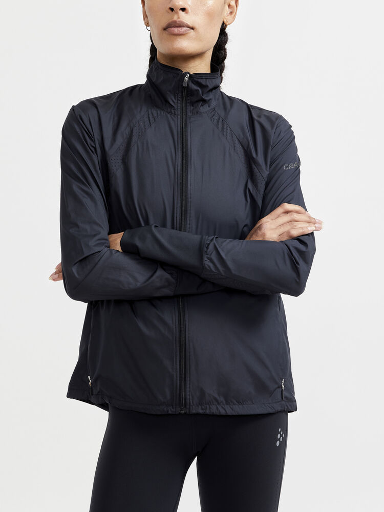 1911241-999000_ADV-Essence-Wind-Jacket-W_Closeup1