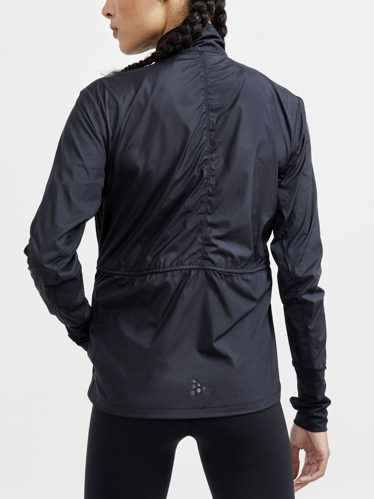 1911241-999000_ADV-Essence-Wind-Jacket-W_Closeup2