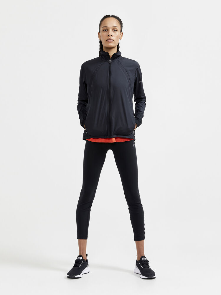 1911241-999000_ADV-Essence-Wind-Jacket-W_Closeup5