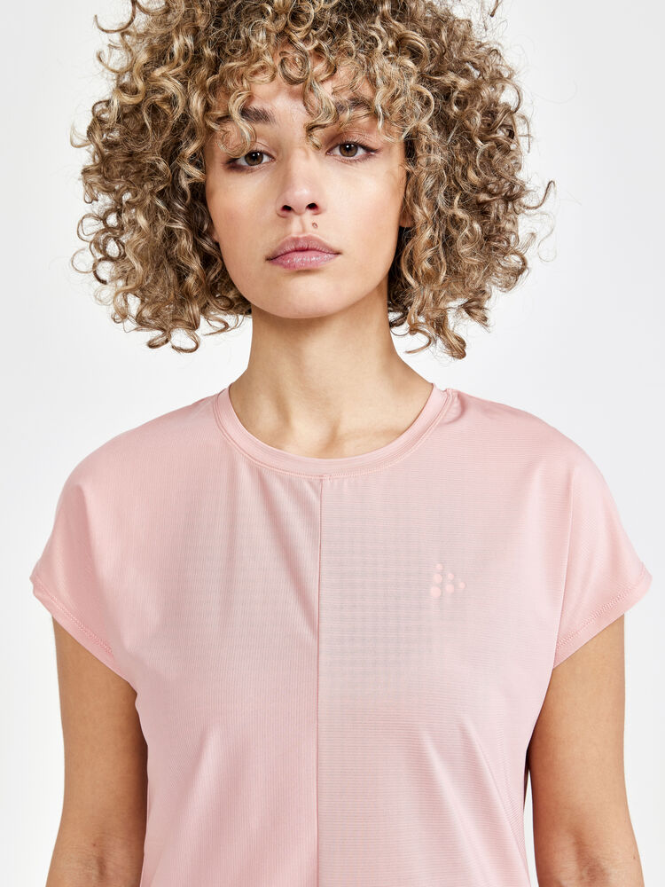 1911242-721000_Core-Charge-Rib-Tee-W_Closeup3