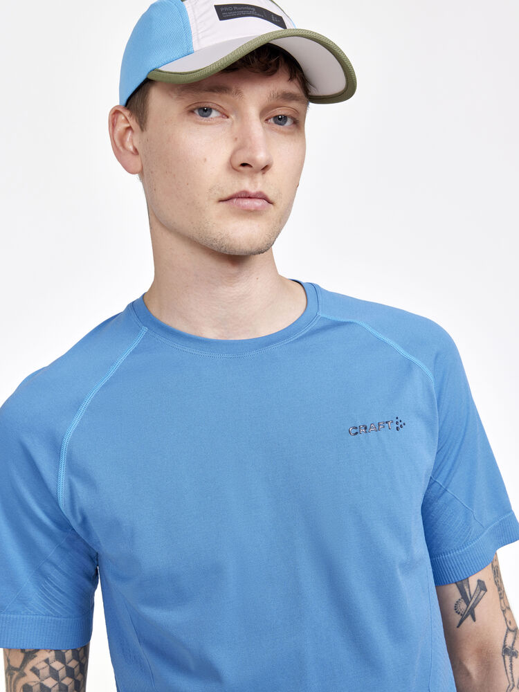 1911678-379000_CORE-Dry-Active-Comfort-SS-M_Closeup3