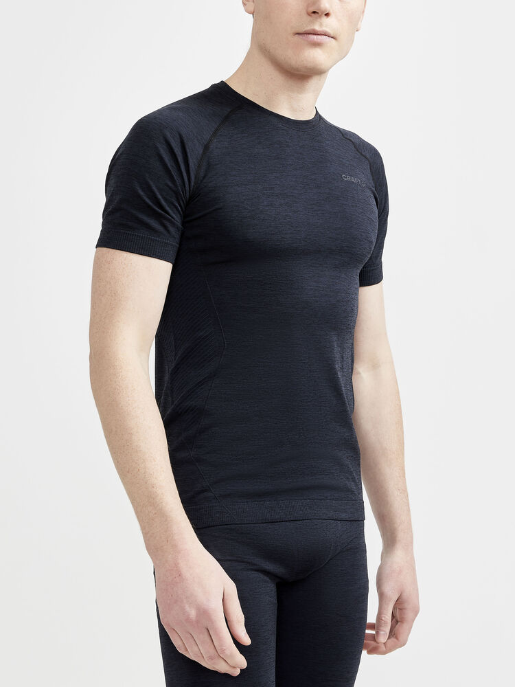 1911678-999000_CORE-Dry-Active-Comfort-SS-M_Closeup1