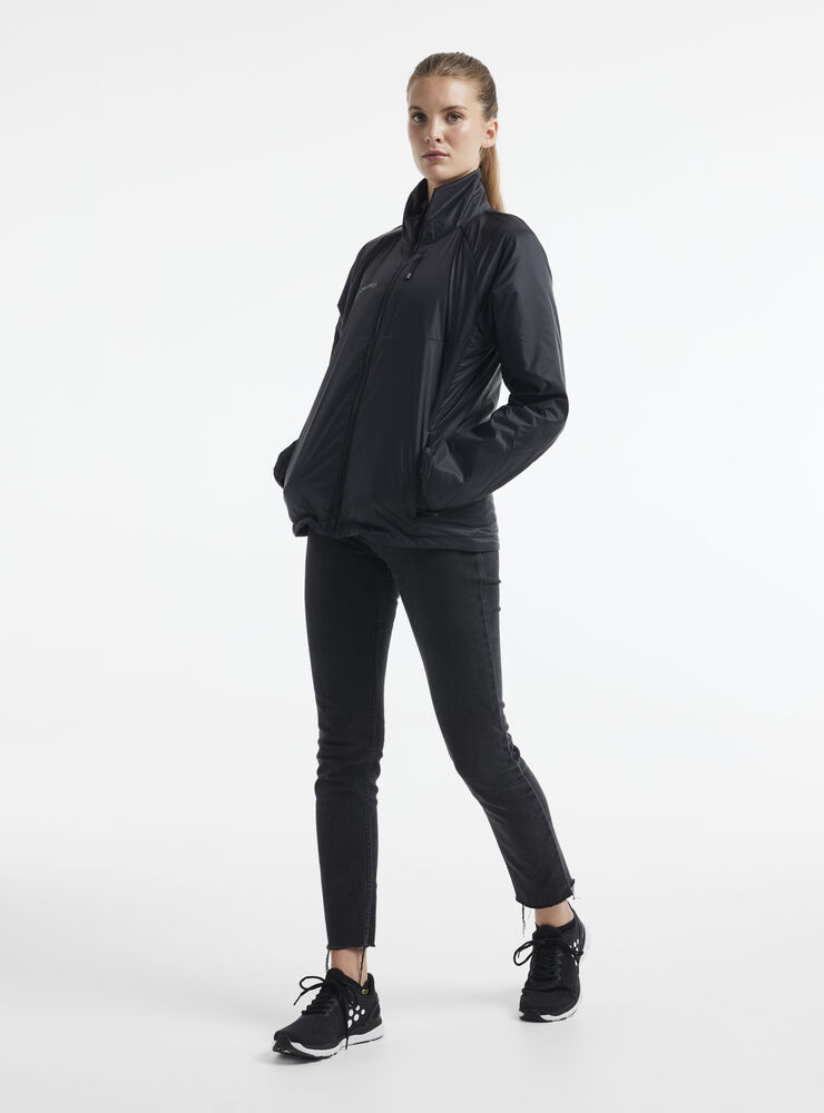 1912216-999000_CORE-Light-Padded-Jacket-W_Closeup6