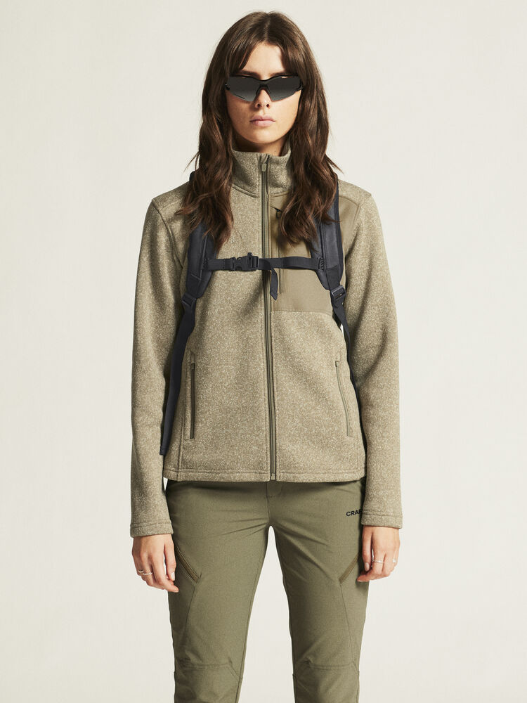 1912219-237200_ADV-Explore-Heavy-Fleece-Jacket-W_closeup4