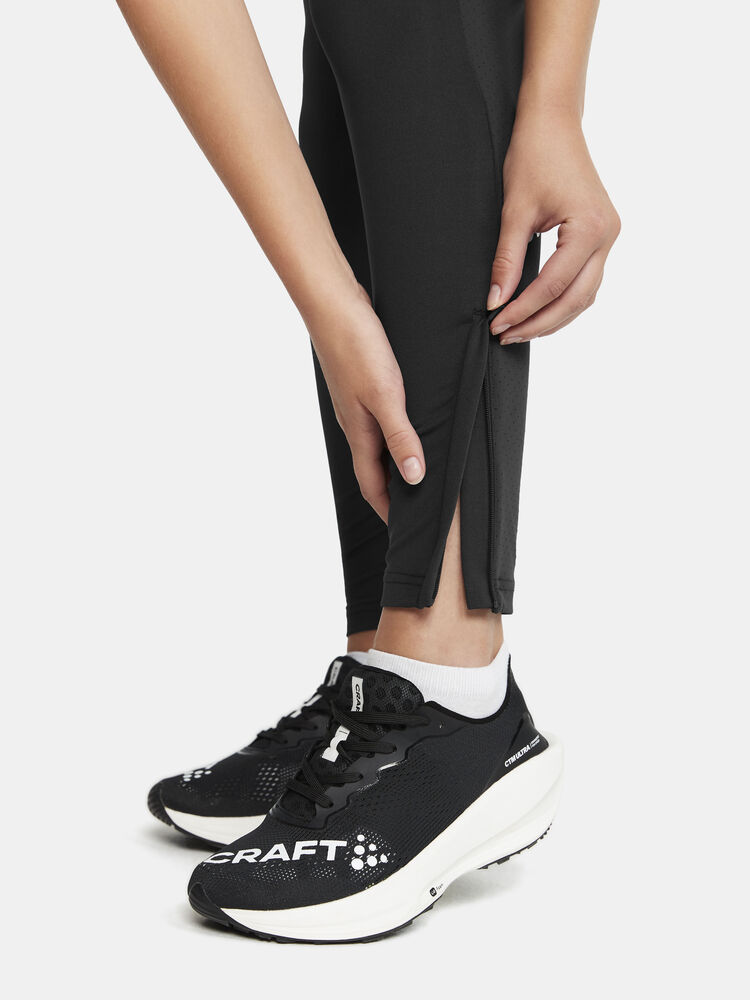 1912750-999000_Extend-Pant-W_Closeup5