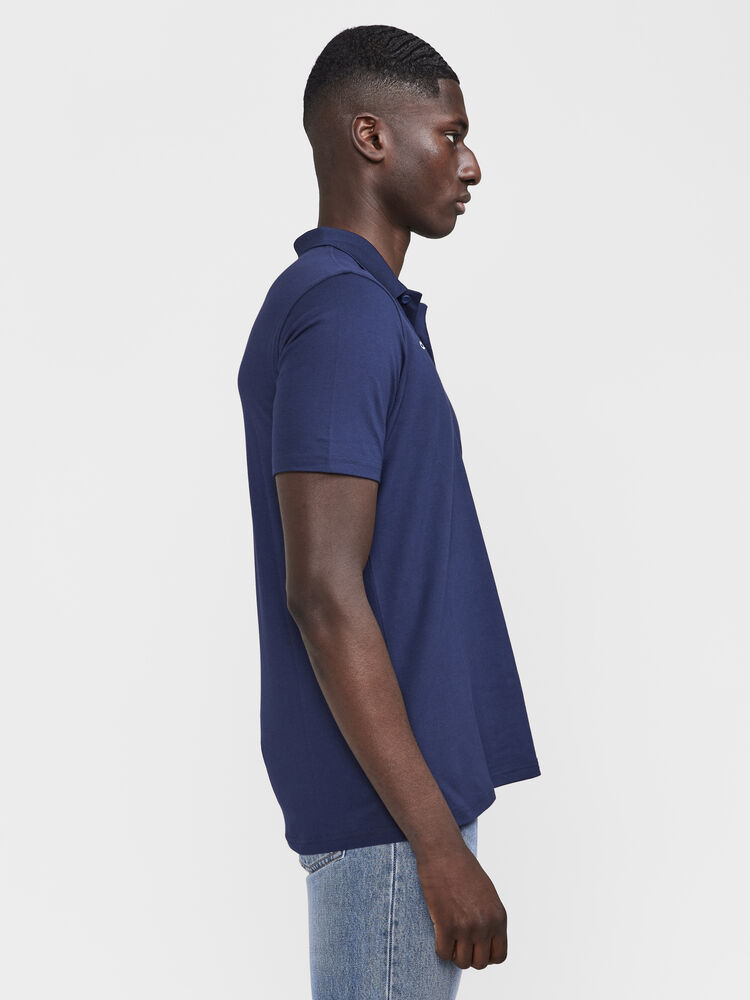 1913448-390000_Progress-2.0-Polo-M_Closeup2
