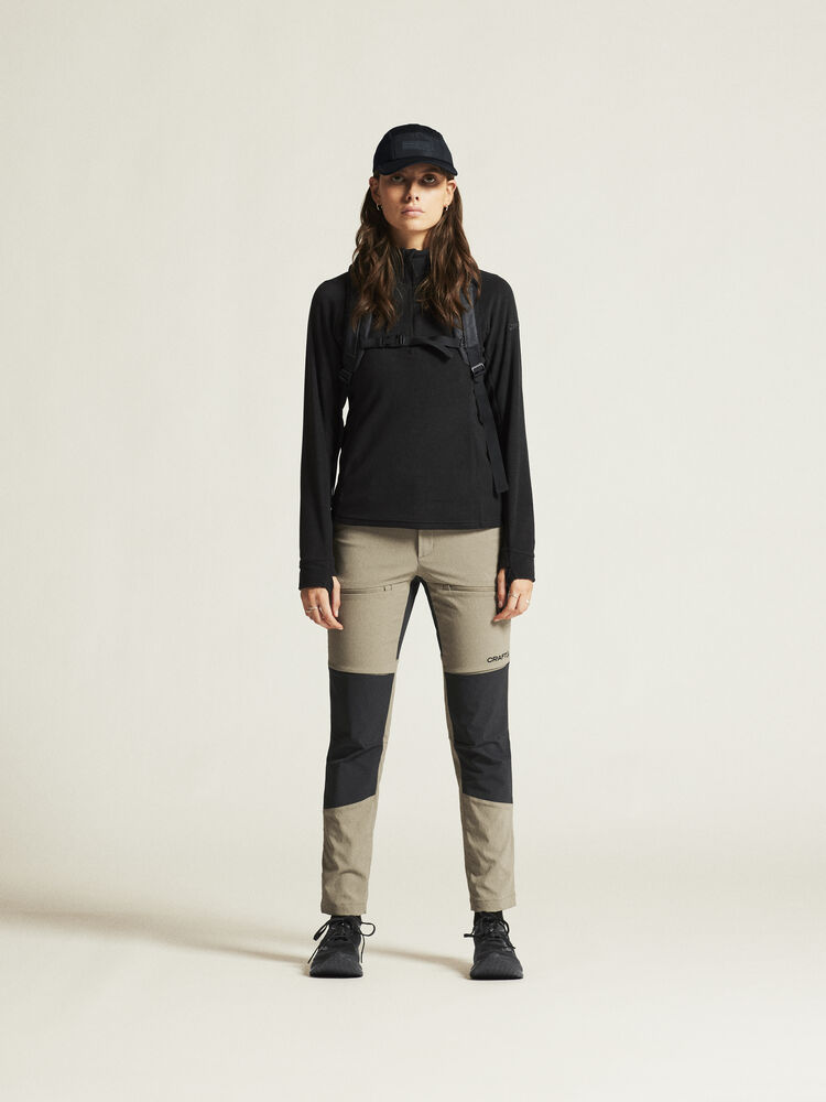 1913803-237000_PRO-Explore-Hiking-Pants-W_closeup1