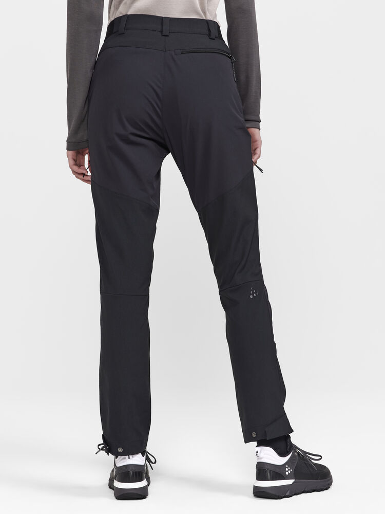 1913803-999000_PRO-Explore-Hiking-Pant-W_Closeup2