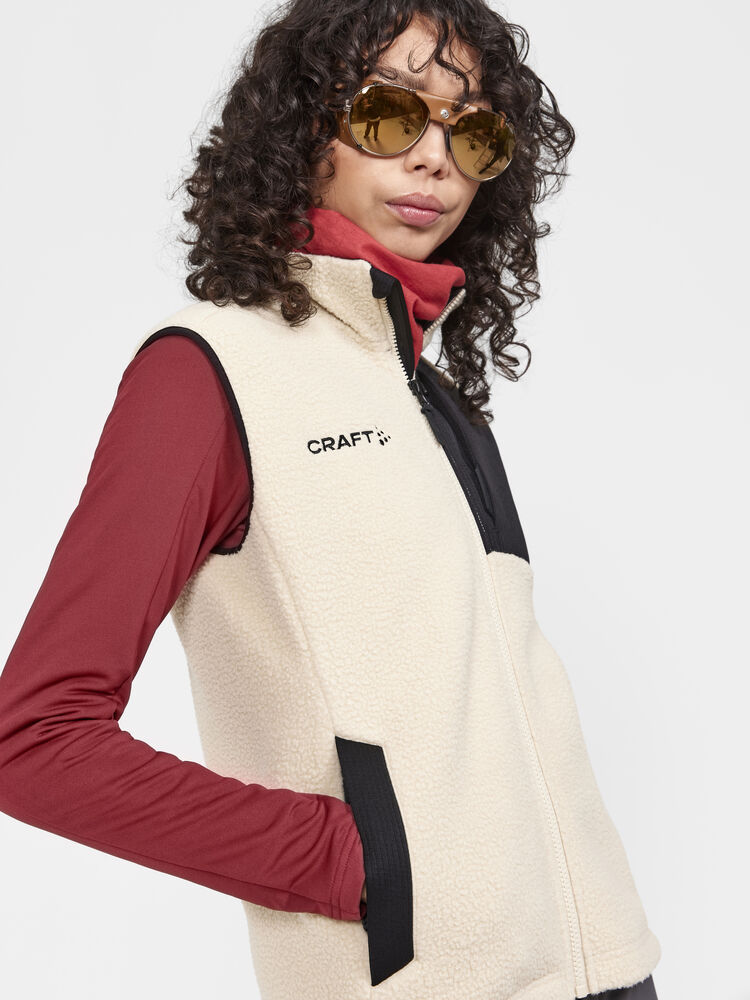 1913811-211999_ADV-Explore-Pile-Fleece-Vest-W_Closeup3