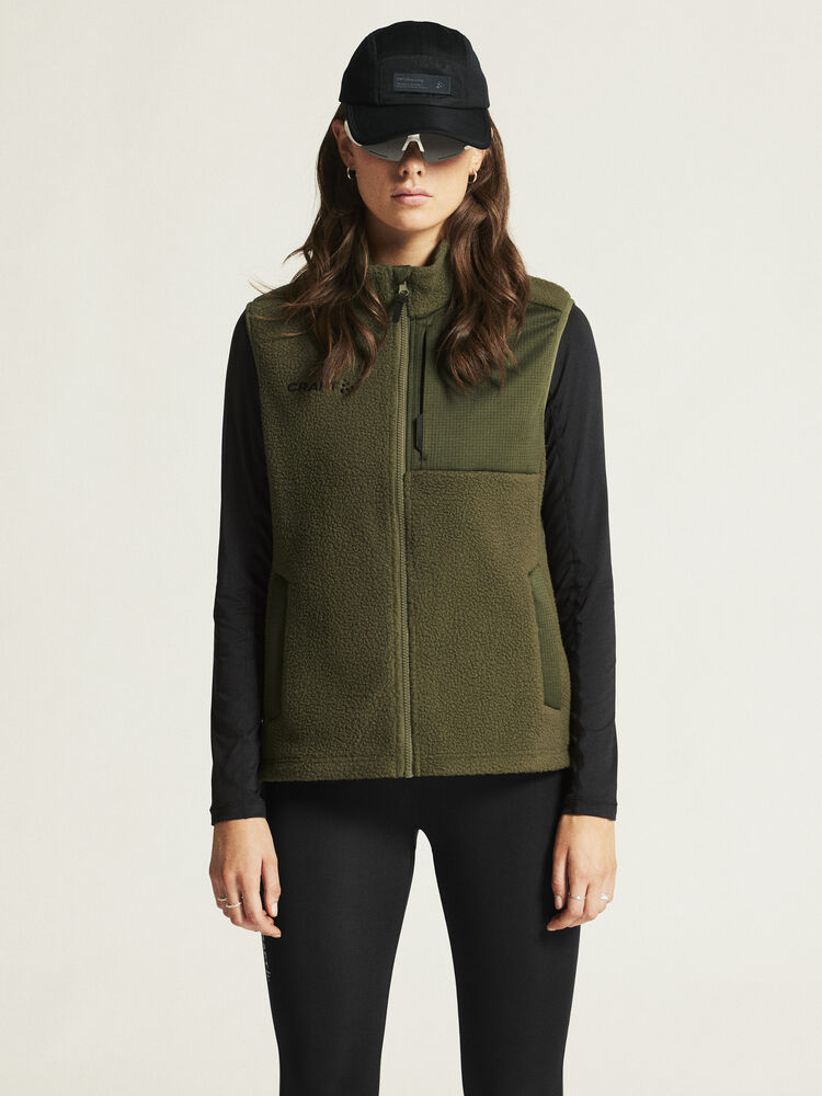 1913811-664000_ADV-Explore-Pile-Fleece-Vest-W_closeup4