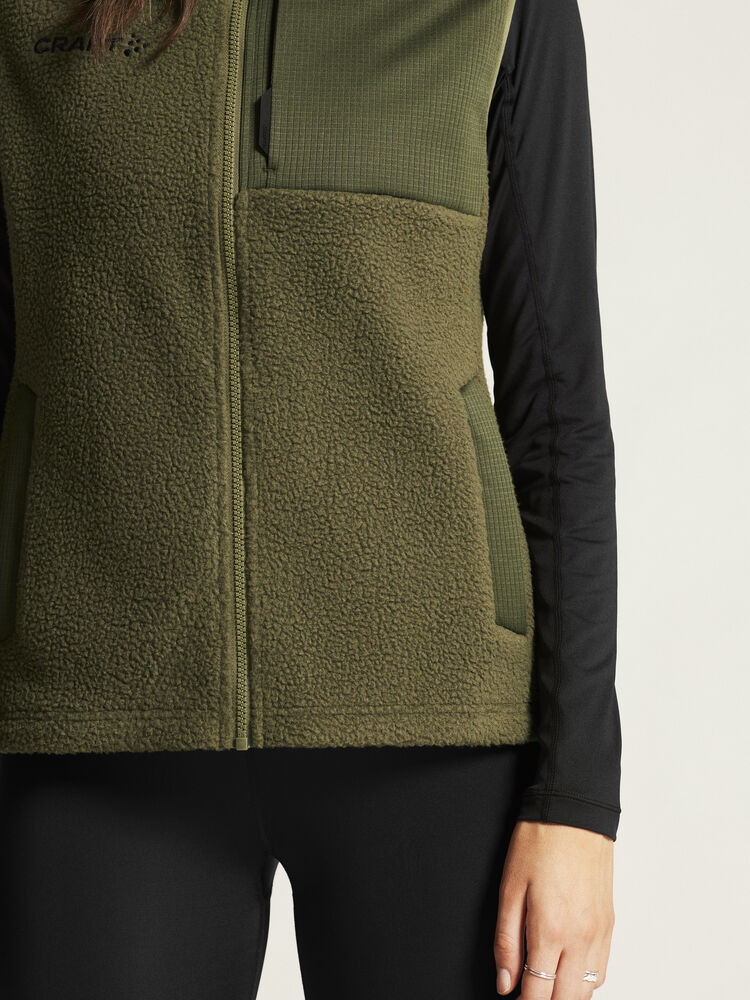 1913811-664000_ADV-Explore-Pile-Fleece-Vest-W_closeup6
