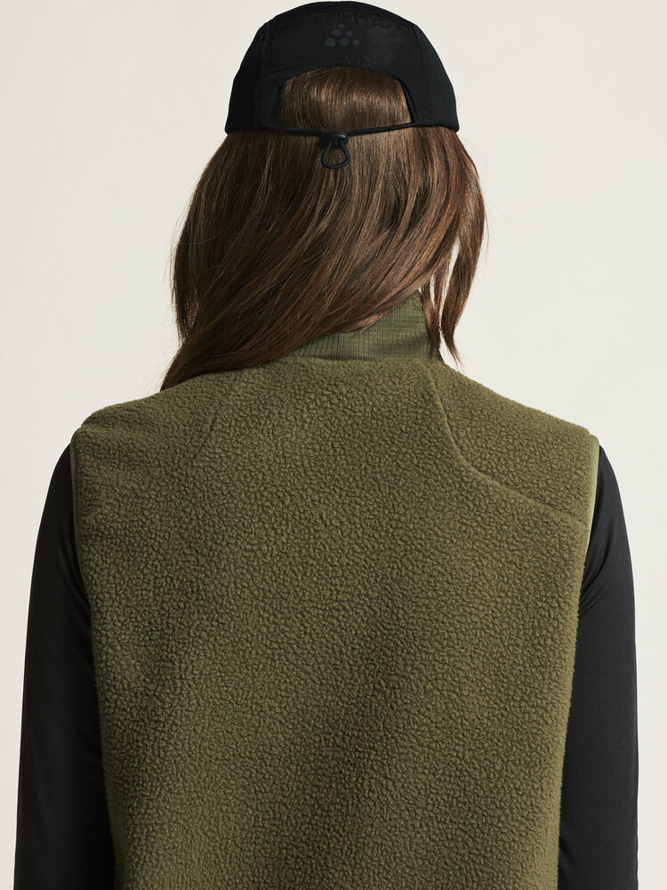 1913811-664000_ADV-Explore-Pile-Fleece-Vest-W_closeup7