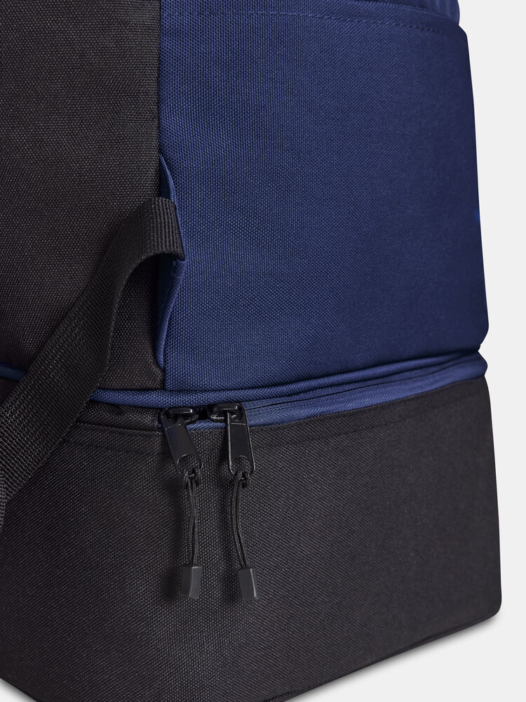 1914379-390000_Squad-2.0-Shoe-Backpack-26L_Closeup2