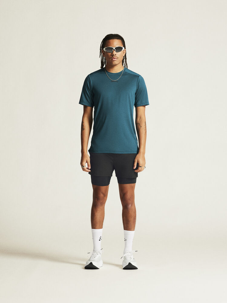 1914792-629000_ADV-Essence-SS-Tee-2-M_closeup1