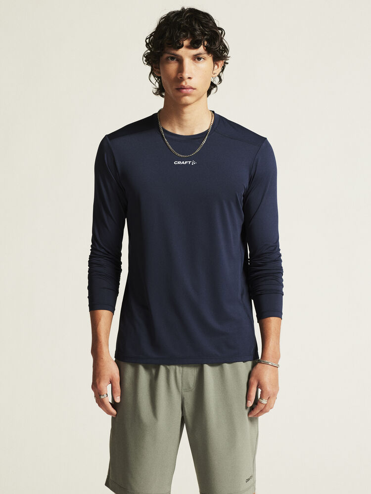 1914793-396000_ADV-Essence-LS-Tee-2-M_closeup4