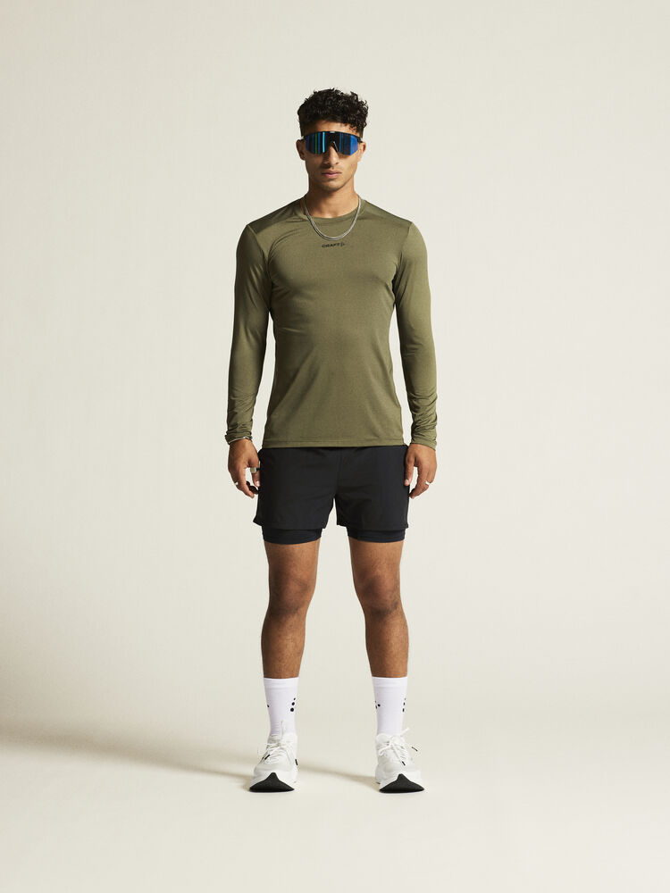 1914793-664000_ADV-Essence-LS-Tee-2-M_closeup1