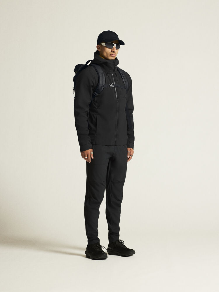 1915258-999000_ADV-Explore-Softshell-2-Jkt-M_closeup2