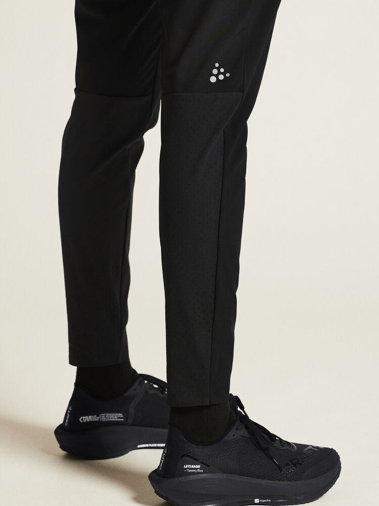 1915289-999000_ADV-Essence-Training-Pants-2-W_closeup6