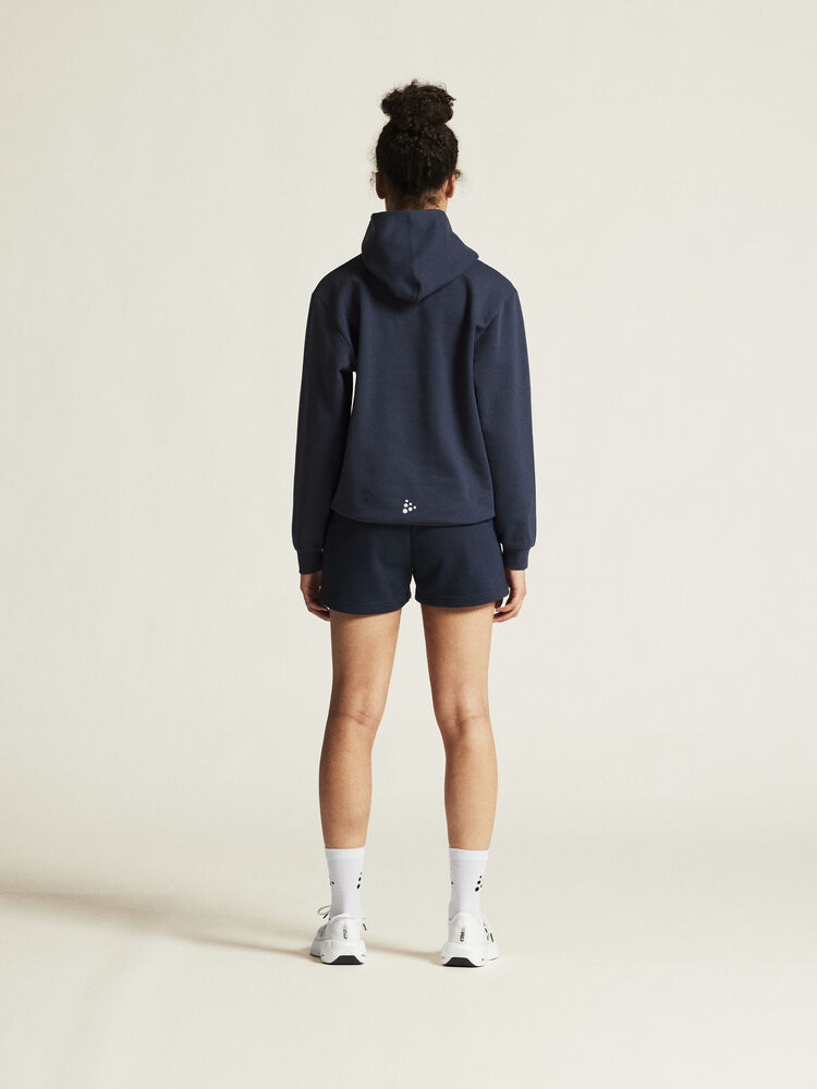 1915345-390000_Community-2-Logo-Hoodie-W_closeup3