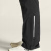 1916344-999000_Core-Explore-Shell-Pants-M_closeup6