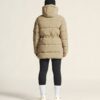 1916375-240000_Urban-Down-Puffer-Jkt-W_closeup3