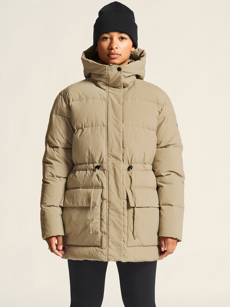 1916375-240000_Urban-Down-Puffer-Jkt-W_closeup4