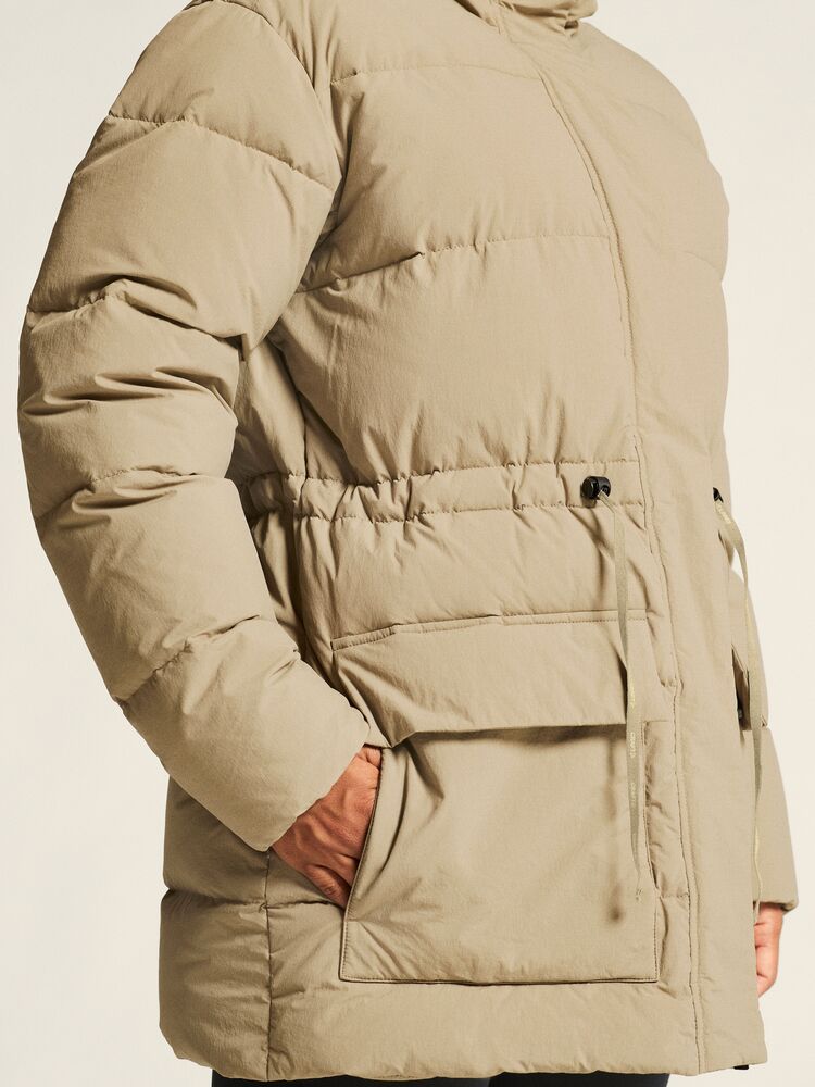 1916375-240000_Urban-Down-Puffer-Jkt-W_closeup8