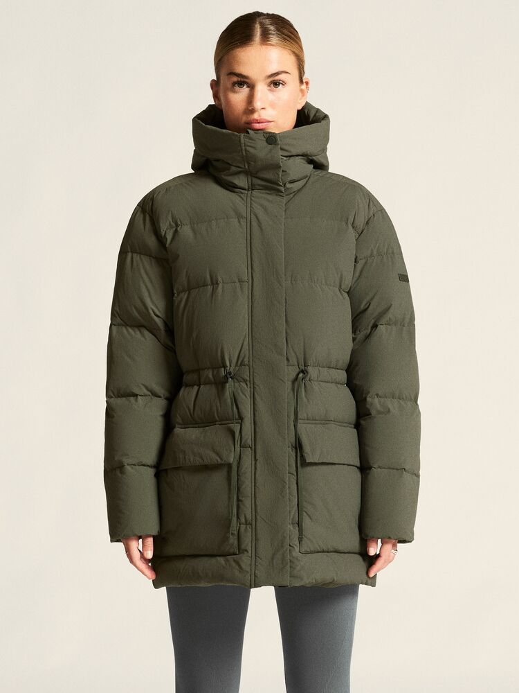 1916375-681000_Urban-Down-Puffer-Jkt-W_closeup4