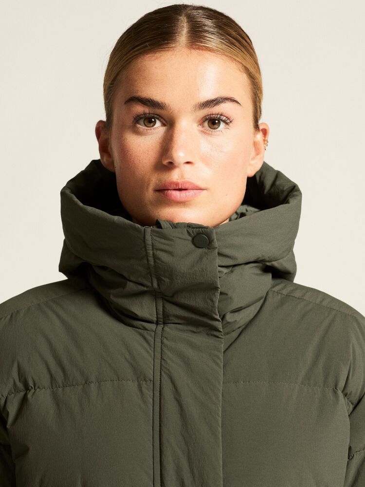 1916375-681000_Urban-Down-Puffer-Jkt-W_closeup6