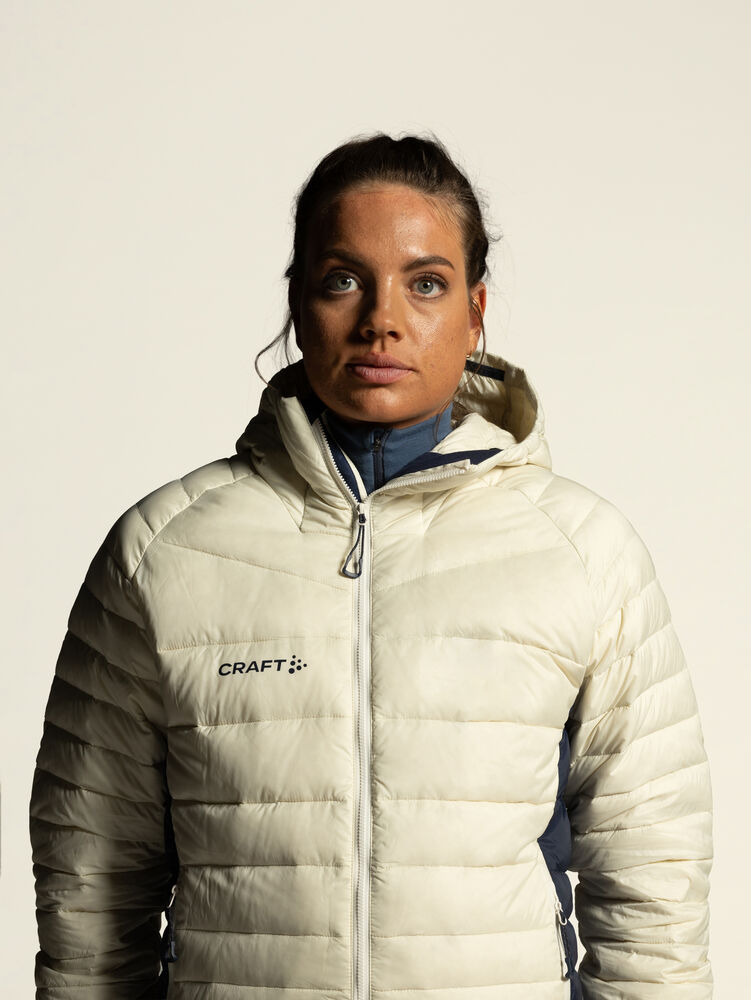 1916840-905000_OL-Norway-Light-Down-Jacket-W_Closeup5