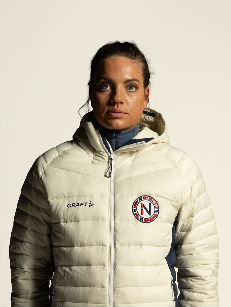 1916840-905777_OL-Norway-Light-Down-Jacket-W_Closeup5