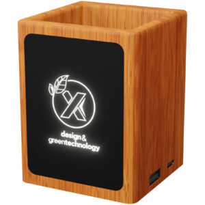 SCX.design O12 penneholder med lysende logo og dobbel USB utgang