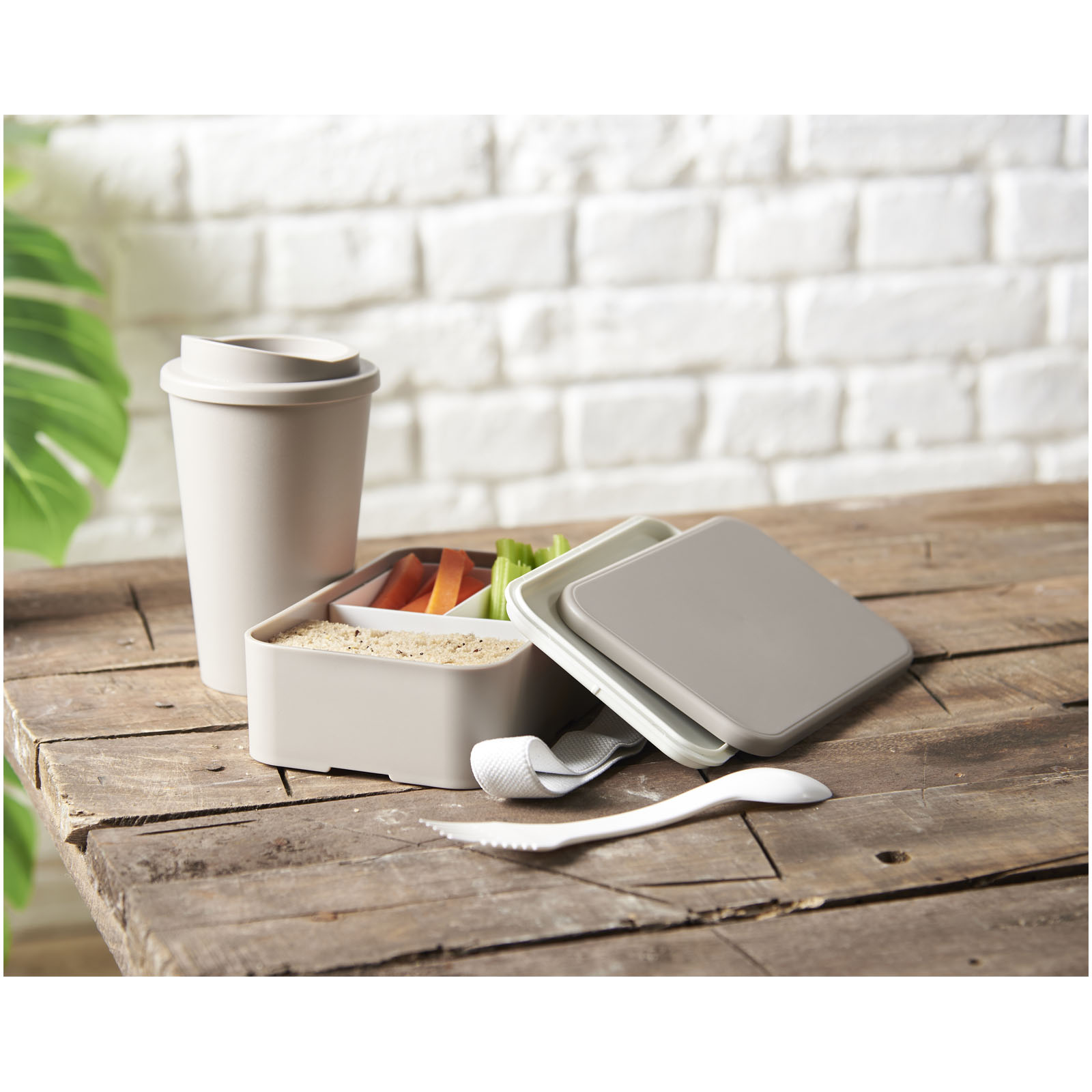 21042702_M1