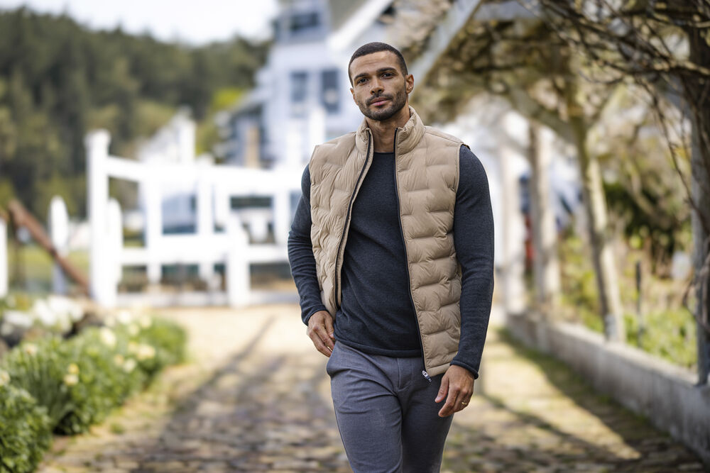 351468_355426_IMaw23_BakerVestCarnationSweater