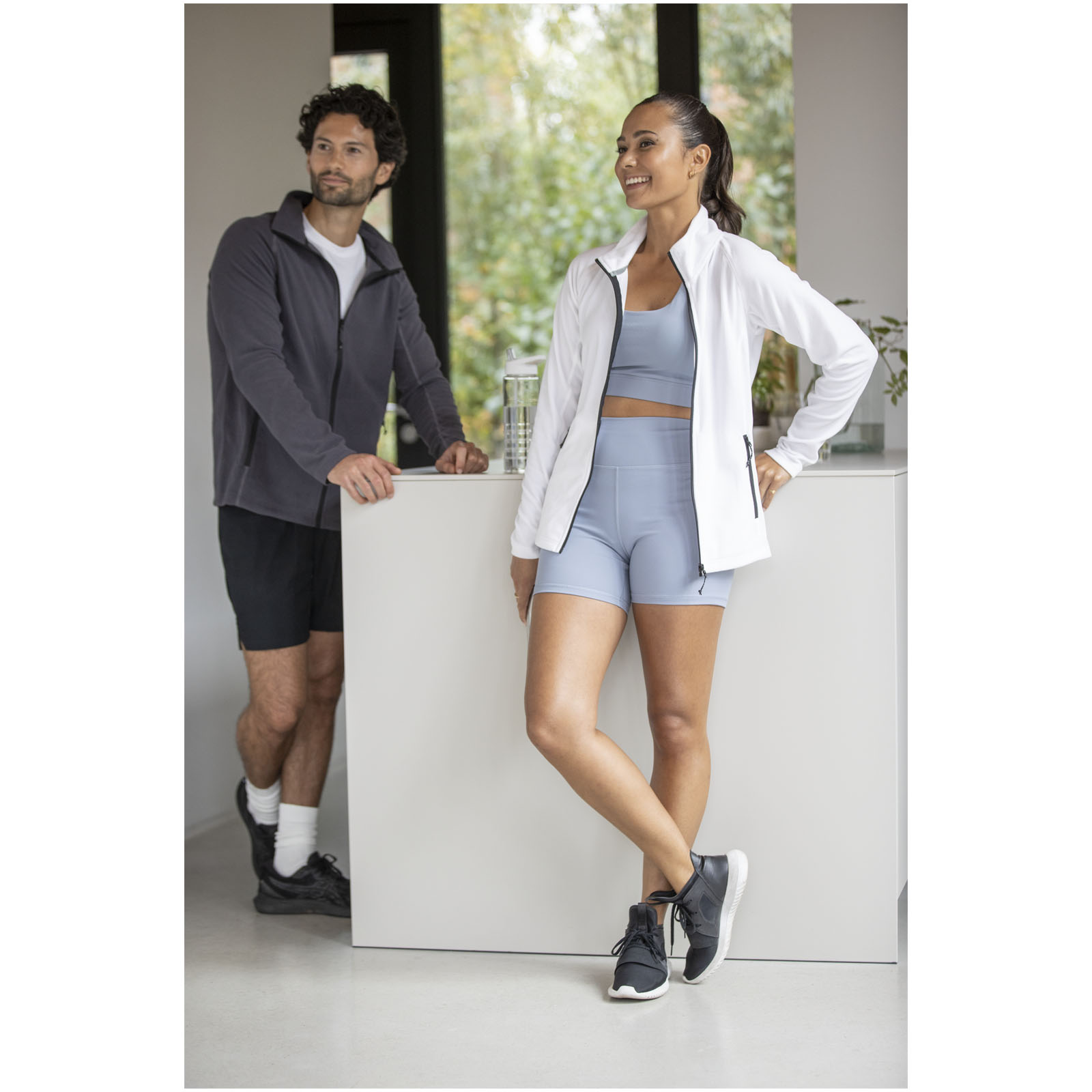 3947421_M2