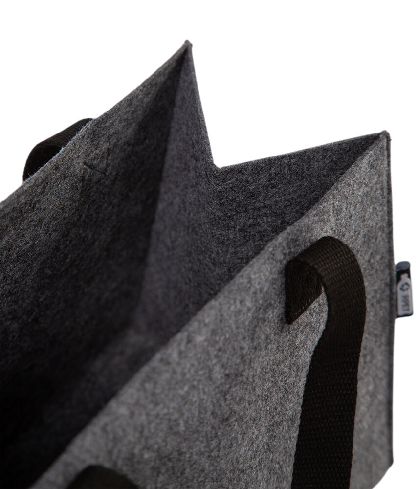 411256-97_FeltLunchbag_Grey_closeup1