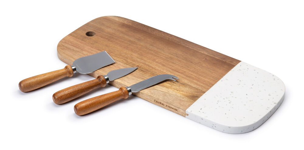 Ostebrett med tre kniver